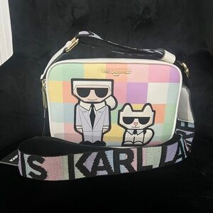 KARL LAGERFELD PARIS MAYBELLE CROSSBODY CAMERA BAG (BLUSH COMBO)